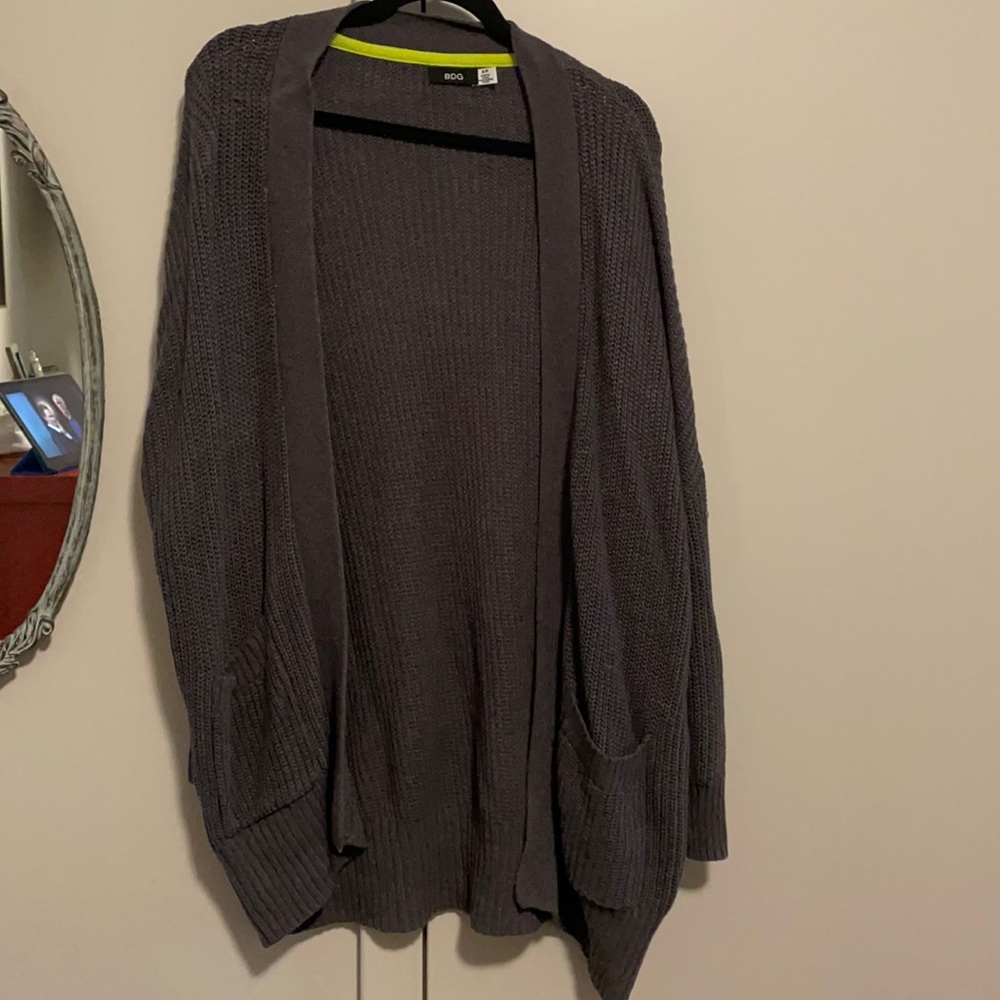Gray cardigan with pockets